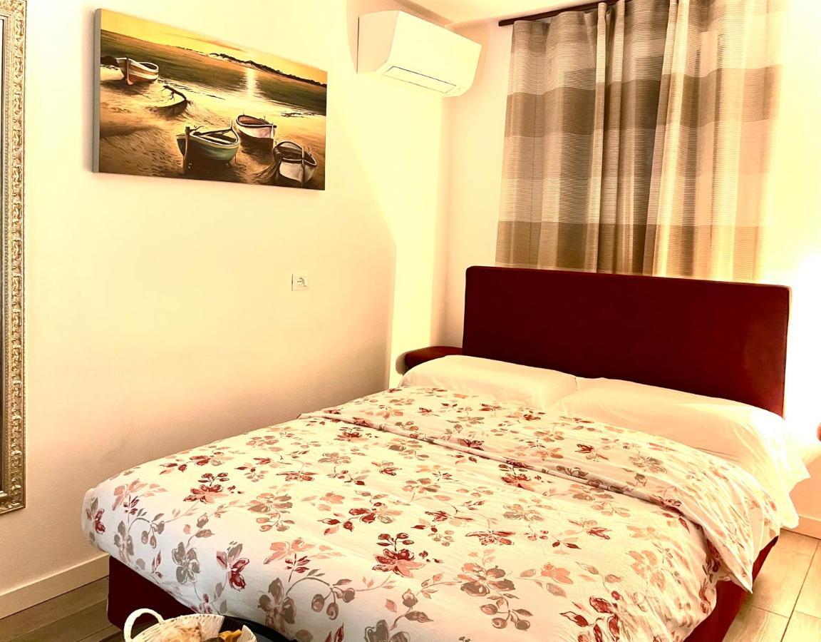 Apartamento Dimora Di Charme Peschiera Del Garda Exterior foto
